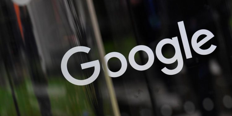 AB Komisyonu'ndan Google'a 890 milyon euro ceza