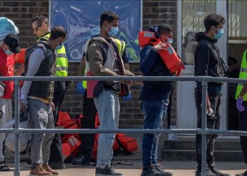 İngiltere, mültecilerden 10 bin strelin ödeme isteyecek