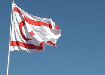 KKTC'de aşırı sıcaklardan dolayı, öğle saatlerinde güneş altında çalışma yasaklandı