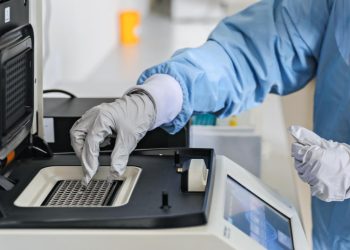 İsveç ve İngiltere'den araştırmacılar, parkinson tedavisinde kök hücre naklinin olumlu sonuçlarını paylaştı