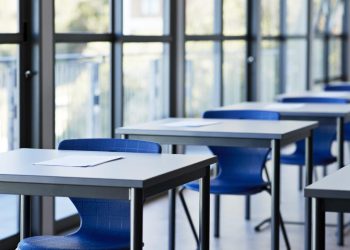 İngiltere'de okullarda sıcaklık alarmı: Sınıflarda eğitim durma noktasına geldi