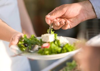 Salatadaki gizli tehlike: ABD'de binlerce kişi hastanelik oldu