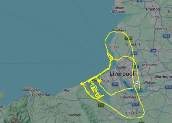 Pilot uçakla gökyüzüne sıkıldım yazdı, izne çıkarıldı