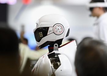 Japonya, 2040'a kadar iş gücünde yapay zeka destekli 10 milyon robotu kullanmayı planlıyor