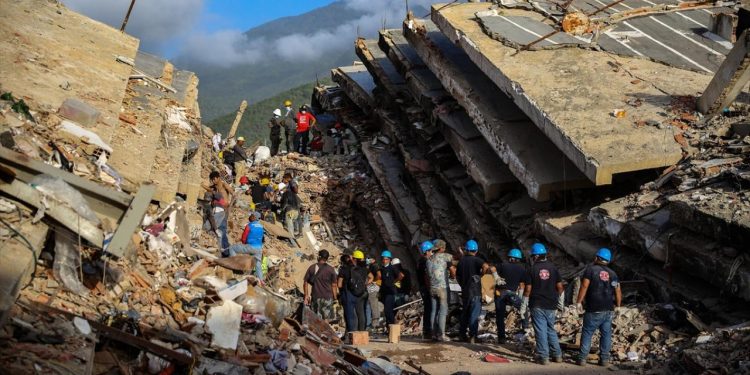 Venezuela'daki depremlerde hayatını kaybedenlerin sayısı 2 bin 645'e yükseldi