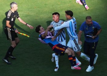 FIFA Dünya Kupası finaline ceza yağdırdı