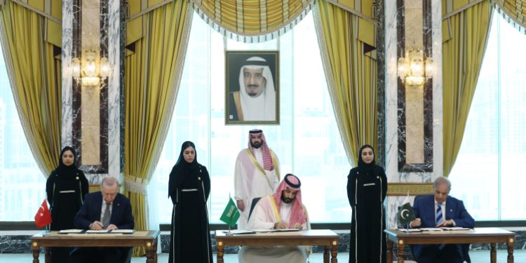 Türkiye, Suudi Arabistan ve Pakistan'dan Mekke Savunma Anlaşması