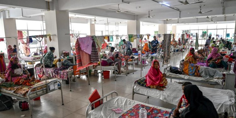 Bangladeş'teki kızamık salgınında hayatını kaybeden çocuk sayısı 885'e çıktı