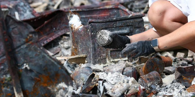 Fransa'daki orman yangını İkinci Dünya Savaşı'ndan kalma bombaları ortaya çıkardı