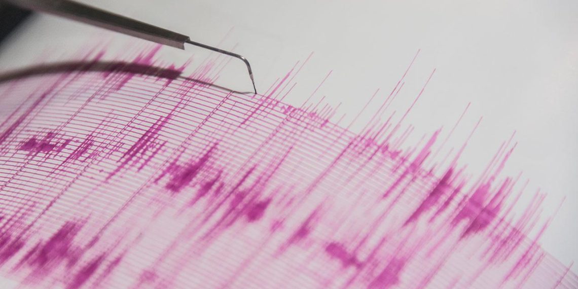 Endonezya'da 7,7 büyüklüğünde deprem