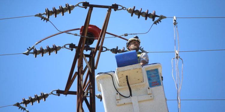Libyanın batısındaki kentlerde genel elektrik kesintisi yaşandı