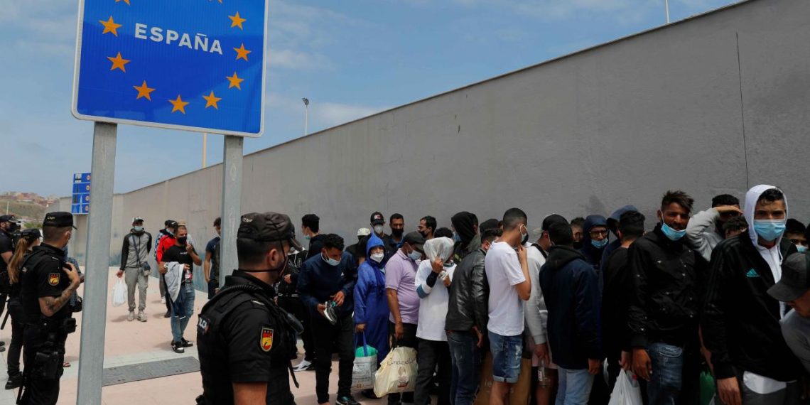 İspanya'ya geçen düzensiz göçmenlerden yaklaşık 69 bin 500'ü Fas'a geri döndü, ölü sayısı 67'ye yükseldi