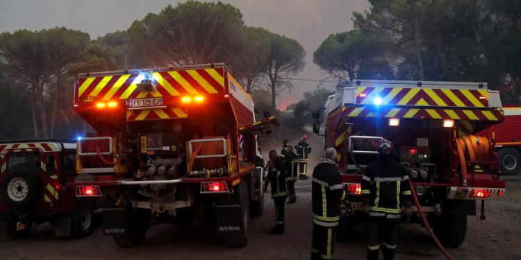Fransa'da 5 itfaiye istasyonundan acil kurtarma ekipmanları çalındı