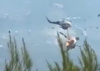 Yunanistan'da iki yangın söndürme helikopteri havada çarpıştı