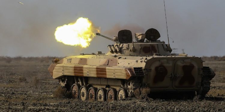 İran ordusu: BAE'deki ABD üssünde konuşlu askerleri ve helikopterleri hedef aldık