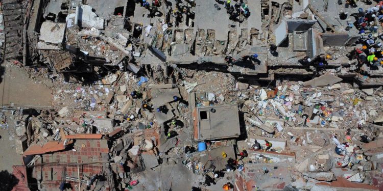 Kolombiya'da 7,4 büyüklüğündeki depremde can kaybı 234'e yükseldi