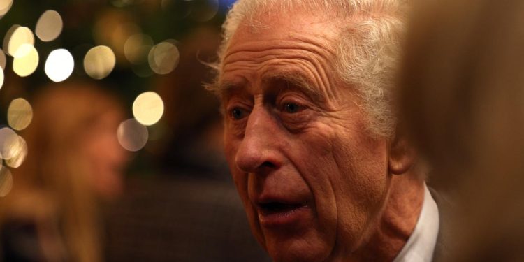 İngiltere'de bir radyo, yanlışlıkla Kral Charles'ın öldüğünü duyurdu
