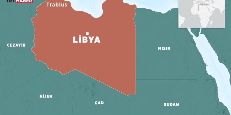 Libyada çevresinde silahlı grupların çatıştığı Zaviye petrol deposunda yangın çıktı
