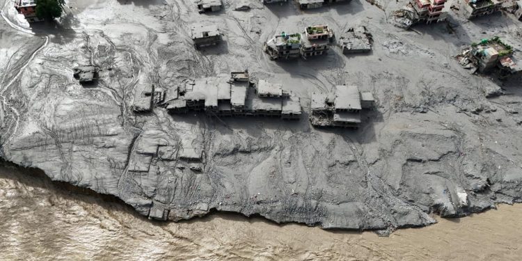 Nepal'deki selde can kaybı 270'e çıktı