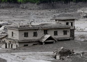 Nepal'deki selde hayatını kaybedenlerin sayısı 734'e yükseldi