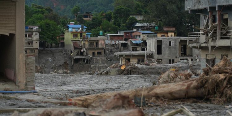Nepal'deki selde hayatını kaybedenlerin sayısı 389'a çıktı