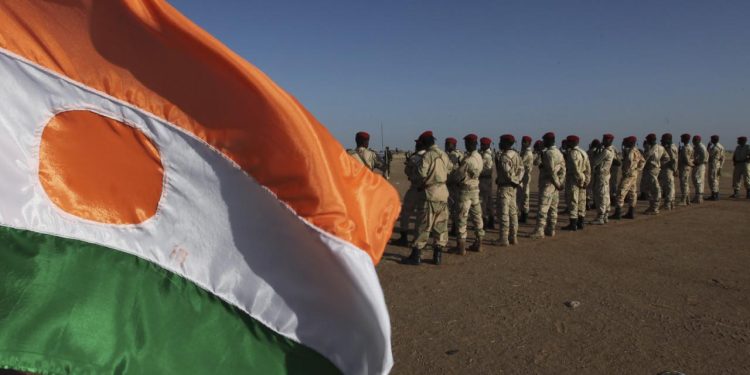 Nijer Savunma Bakanlığı, Niamey'deki askeri hareketliliğin kontrol altına alındığını açıkladı
