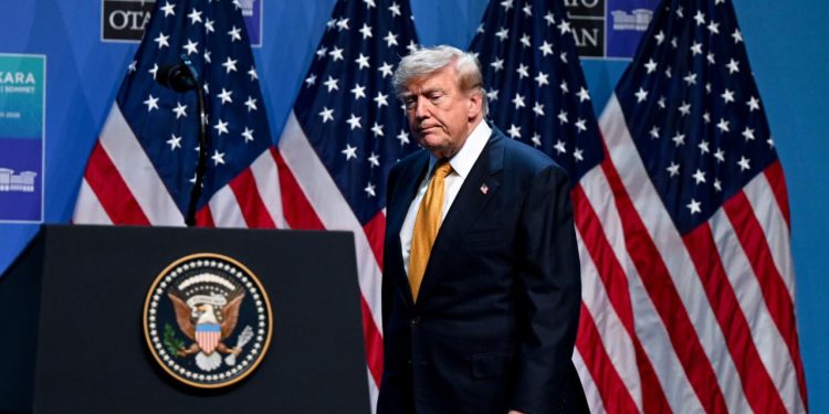 Trump: İran'la çok iyi görüşmeler yürütüyoruz, Hürmüz Boğazı yakında açılacak