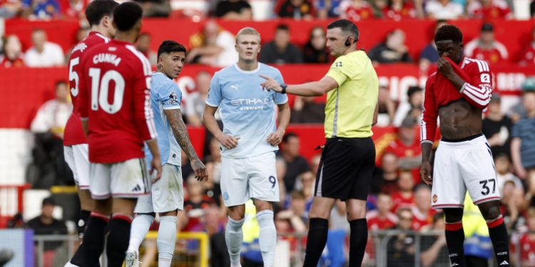 İngiltere Hakem Kurulu: Manchester derbisinde hakem hatası yapıldı