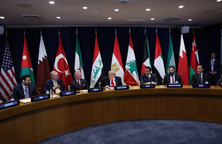 Cumhurbaşkanı Erdoğan İran gündemli KİK toplantısına katıldı