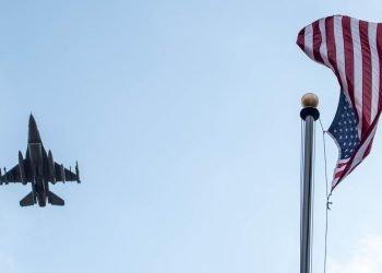 ABD'nin Michigan eyaletinde eğitim sırasında F16 savaş uçağı düştü