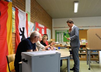 Almanya'da iki eyalet sandık başında: Elif Eralp'i aday gösteren Sol Parti önde