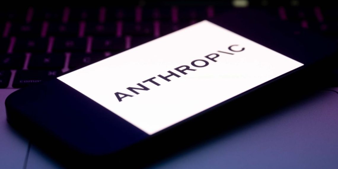Anthropic'ten istifa eden Coxon, yapay zeka çalışanlarının teknolojideki hızlı ilerlemeden korktuklarını söyledi