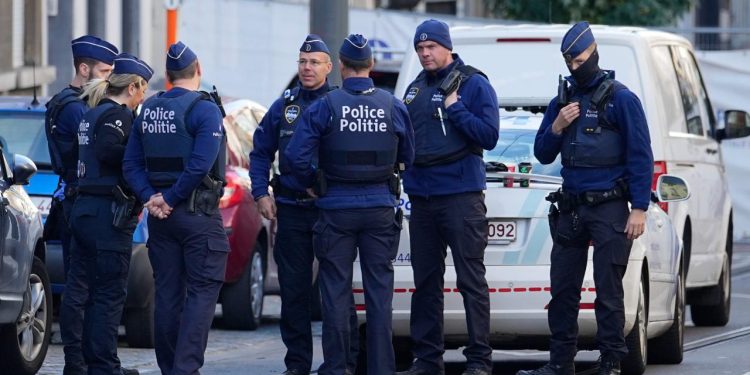 Brüksel'de öğrenciler eğitim ücretlerindeki artışı protesto etti