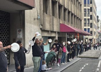 Belçikada artan gıda yardımı ihtiyacına boş tabaklarla protesto