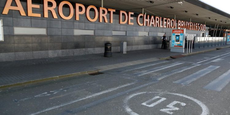 Belçika'da Charleroi Havalimanı'nda grev nedeniyle 42 uçuş iptal edildi