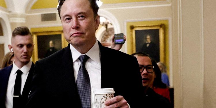 Elon Musk'tan yapay zeka tehdidine esprili yanıt
