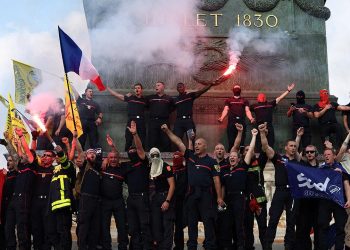 Fransa'da liselilerin eylemleri kapsamında 202 kişi yaralandı