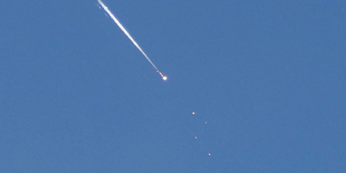 Suudi Arabistan, Husilerin Riyada attığı balistik füzenin imha edildiğini açıkladı
