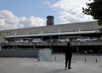 Beyrut'ta bir yolcunun patlayıcı şakası nedeniyle uçak tahliye edildi