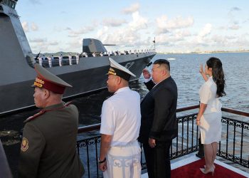 Kuzey Kore, yeni Kang Kon muhribini hizmete soktu