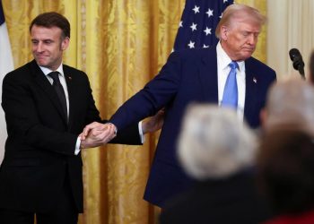 Macron, Hürmüz Boğazı krizinde Trump'ı eleştirmekten çekindi