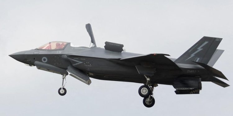 Almanya ilk F35 savaş uçağını ABD'de teslim aldı