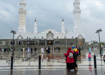Suudi Arabistan'da Mekke'ye ve 4 bölgeye daha acil uyarı