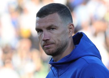 Bosna Hersek'te 10'lu köfte Dzeko'nun vedası için 11'li servis ediliyor