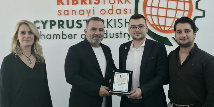 Kıbrıs Genç Girişimciler ve Üreticiler Derneği, KTSO’yu ziyaret etti