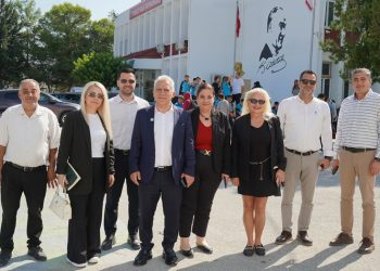 Paşaoğlu, Girne Dr. Akçiçek Hastanesi’ni ve Oğuz Veli Ortaokulu’nu ziyaret etti
