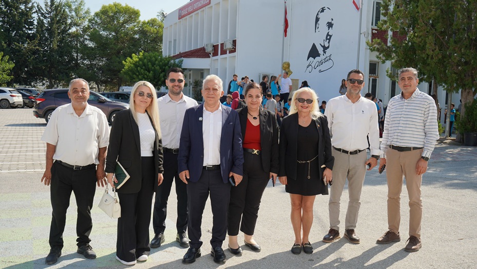 Paşaoğlu, Girne Dr. Akçiçek Hastanesi’ni ve Oğuz Veli Ortaokulu’nu ziyaret etti