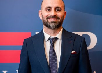 Akbaşak: “Eczacılar genel sağlık sisteminin ayrılmaz bir parçası olacak”