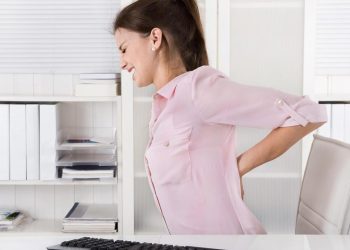 Dünya genelinde kadınlar erkeklerden daha fazla ağrı çektiğini bildirdi