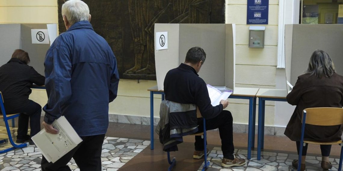 Bosna Hersek'teki genel seçimde oy verme işlemi başladı